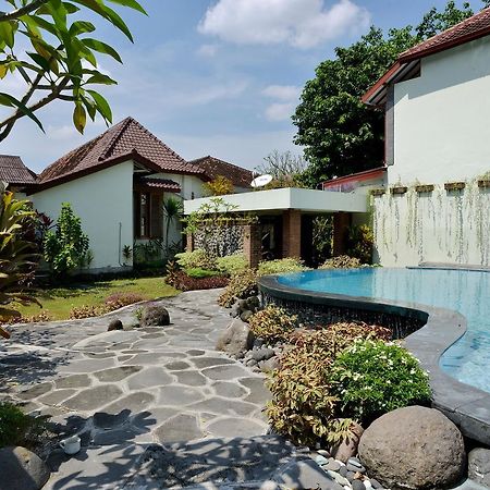Zen Rooms Pakualaman Jogjakarta Buitenkant foto