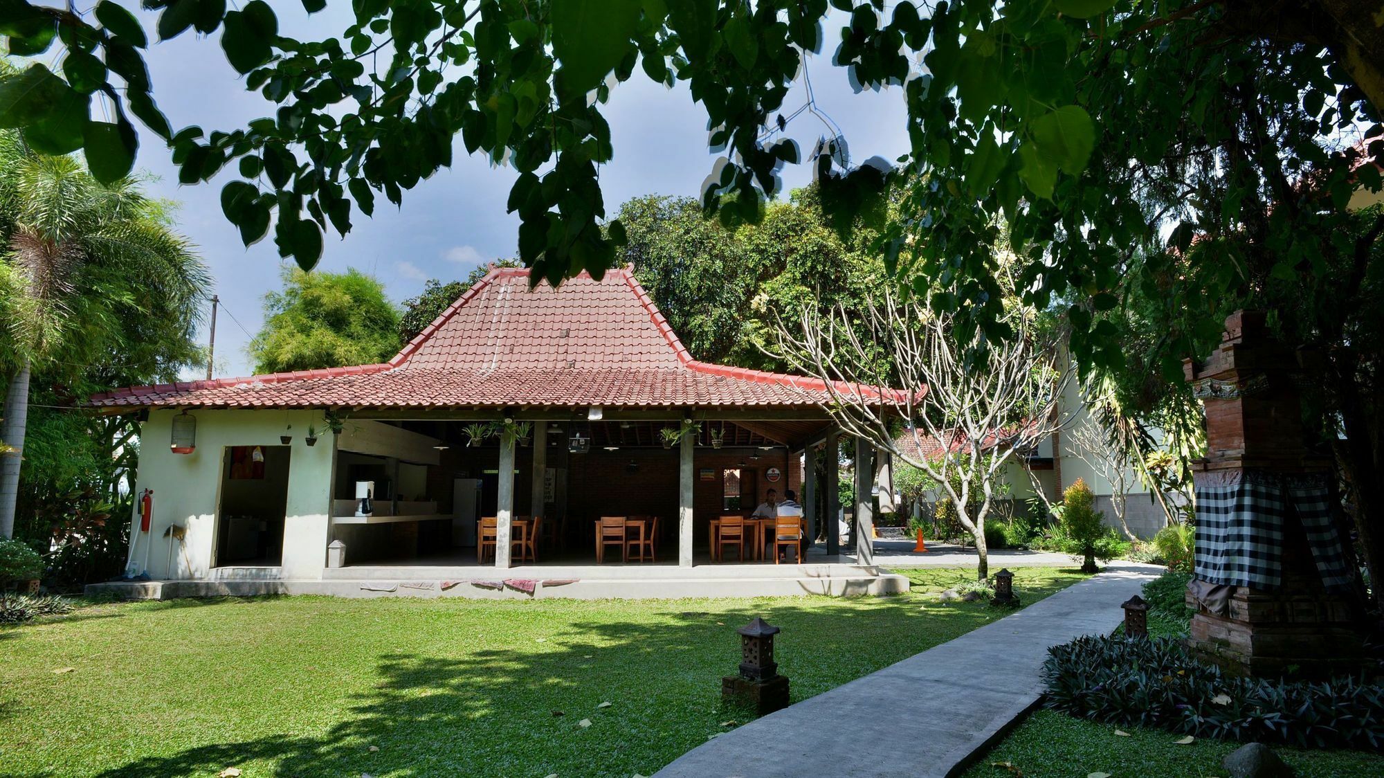 Zen Rooms Pakualaman Jogjakarta Buitenkant foto