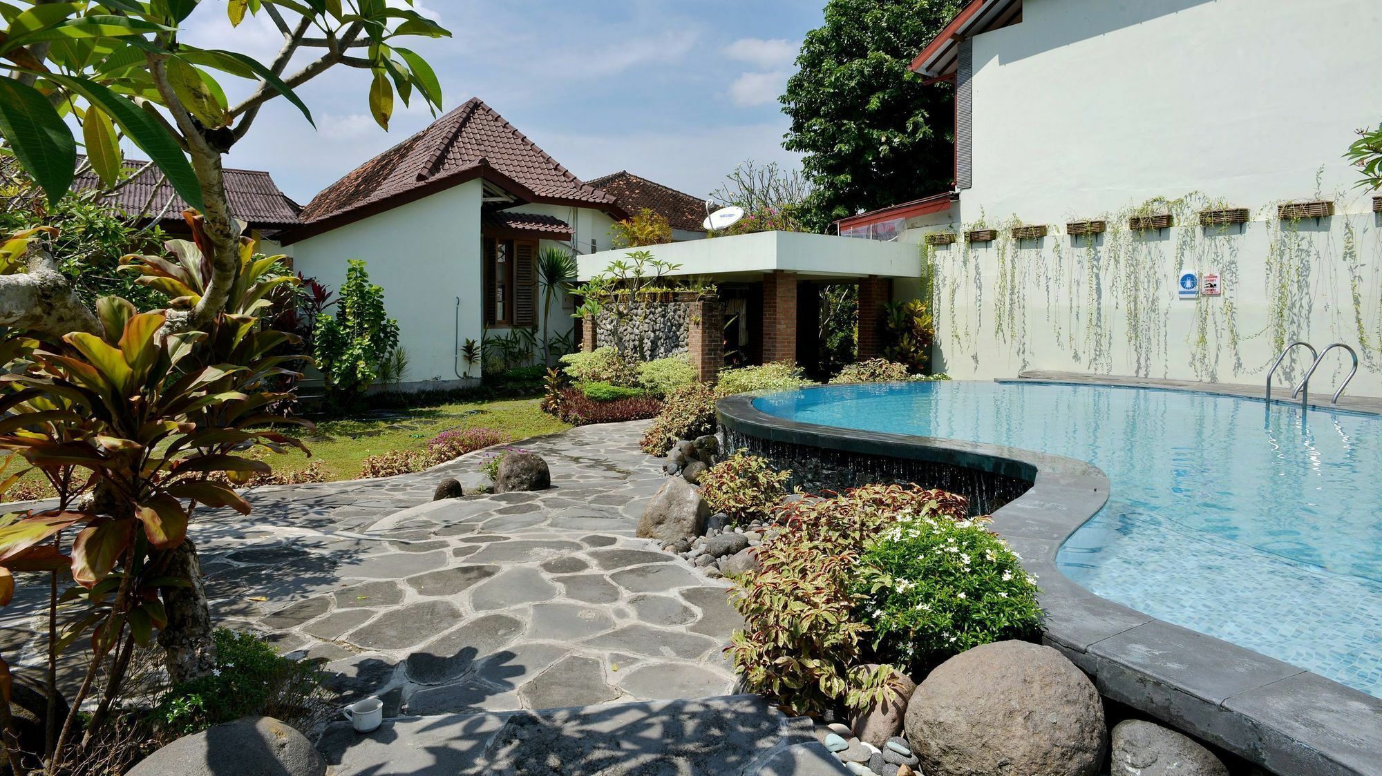 Zen Rooms Pakualaman Jogjakarta Buitenkant foto